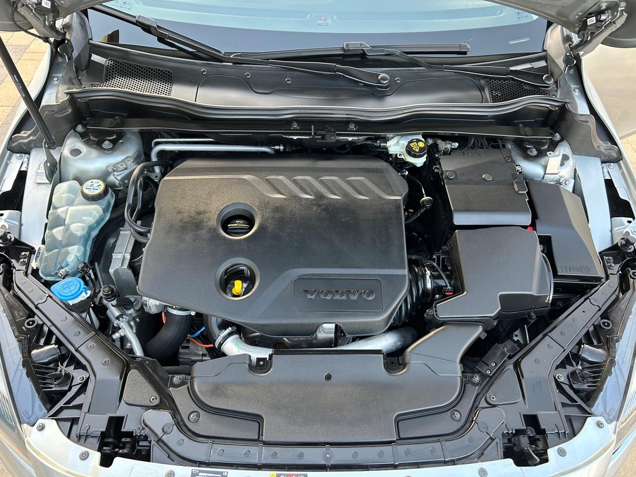 Volvo V40 Cross Country D2 1.6 Momentum