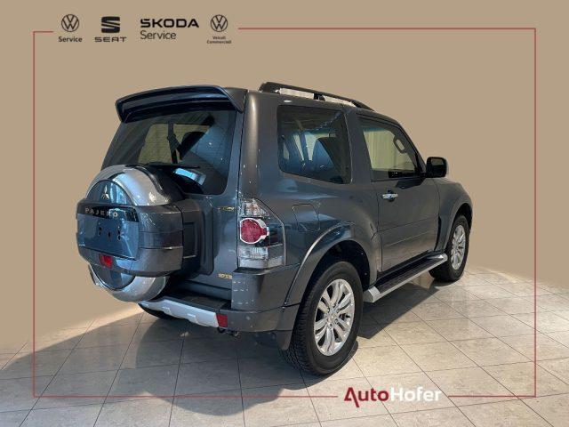 MITSUBISHI Pajero 3.8 4WD Gold Panorama Leder Alu