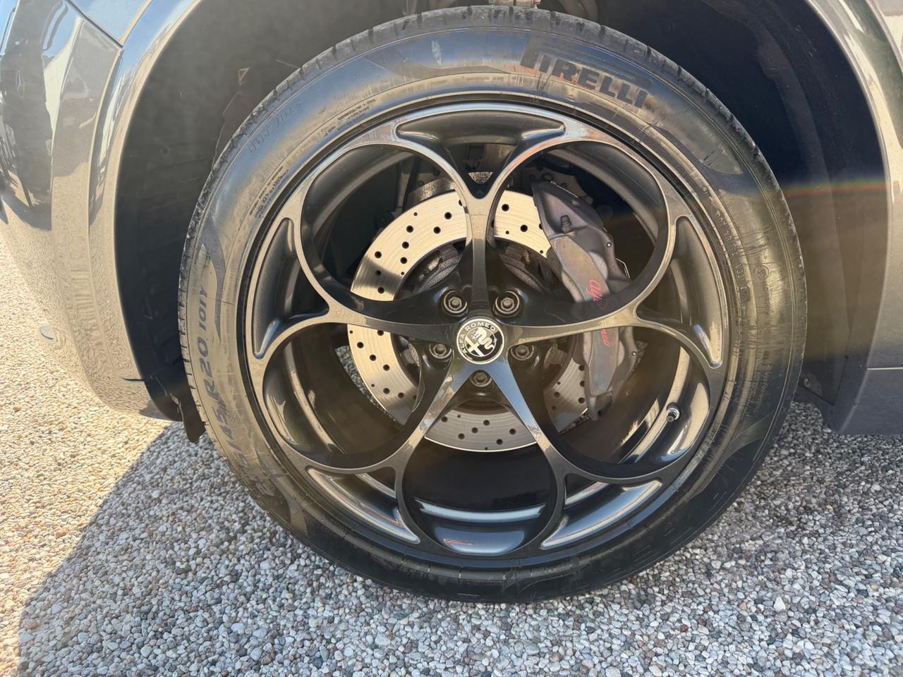 Alfa Romeo Stelvio 2.9 Bi-Turbo V6 510 CV AT8 Quadrifoglio