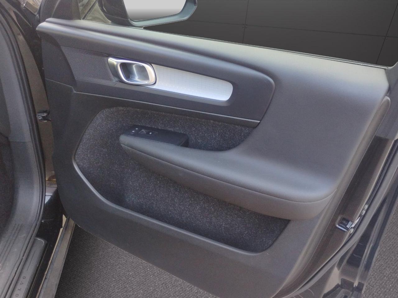 Volvo XC40 2.0 d3 Momentum auto .PREZZO REALE