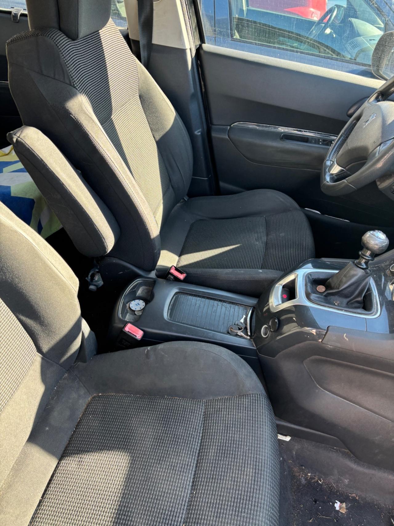 Peugeot 5008 1.6 HDi 112CV Access