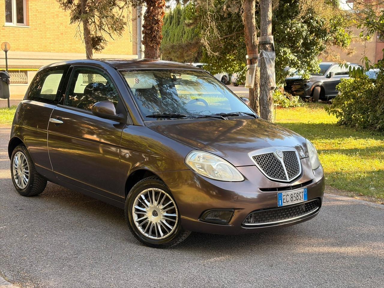 Lancia Ypsilon 1.2 Platino
