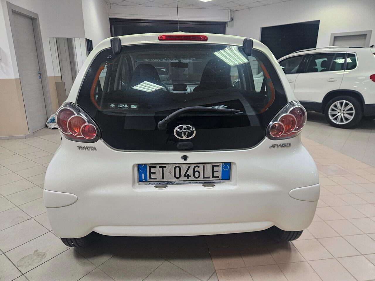 Toyota Aygo 1.0 12V VVT-i 5 porte Cool Soda Connect