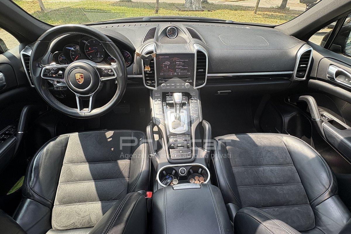 PORSCHE Cayenne 3.0 Diesel Platinum Edition