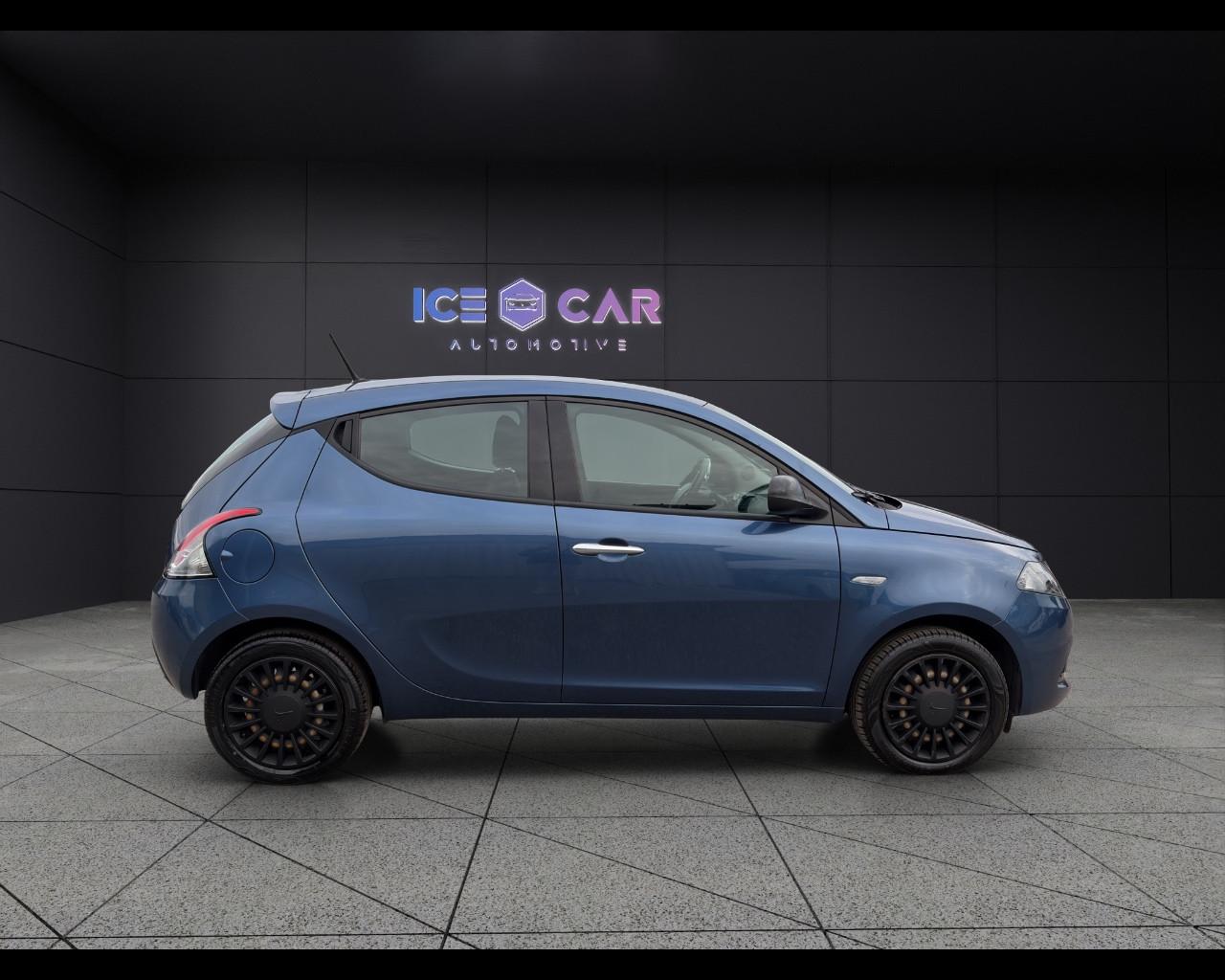 LANCIA Ypsilon 3ª serie - Ypsilon 1.0 FireFly 5 porte S&S Hybrid Silver