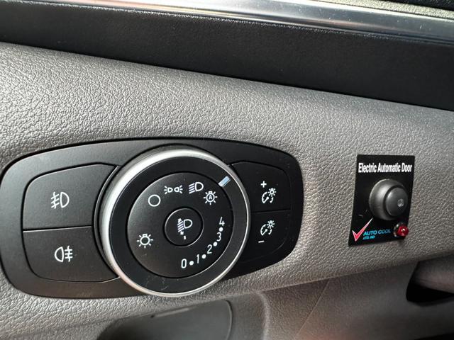 FORD Tourneo Custom 320 2.0 130CV MHEV PC Tit. Porta elettrica Lat. dx