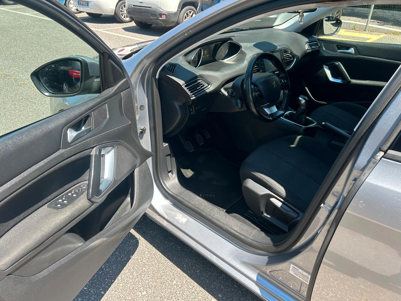 Peugeot 308 BlueHDi 100 S&S Business