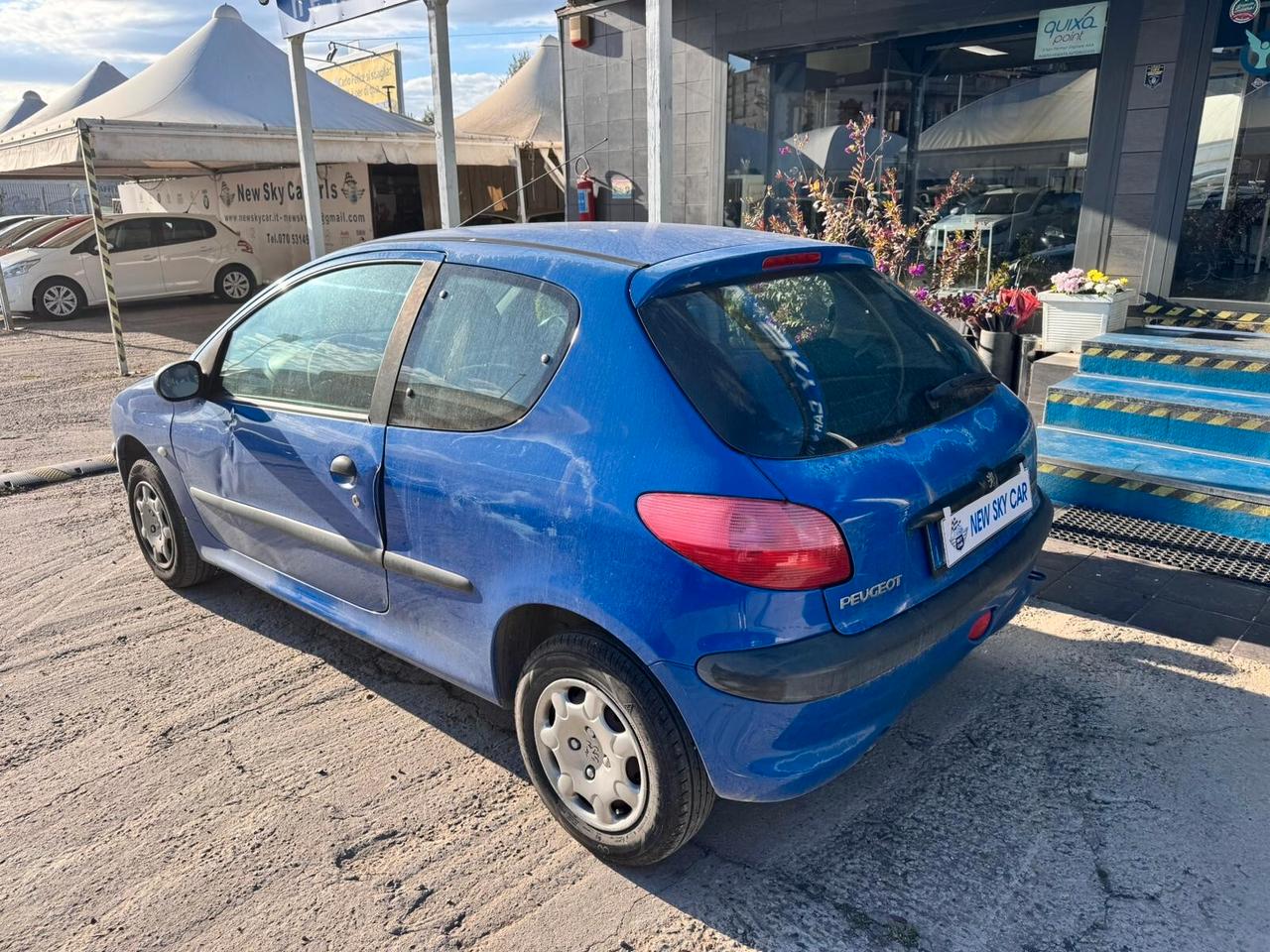 Peugeot 206 1.1 3p. XR
