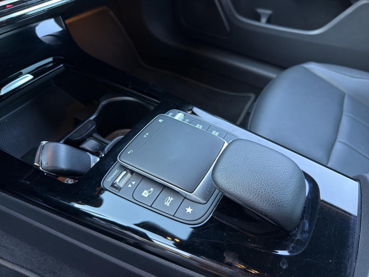Mercedes A 180 D Business - UNIPRO - PROMO FINANZIAMENTO - PELLE - MBUX - PARK ASSIST