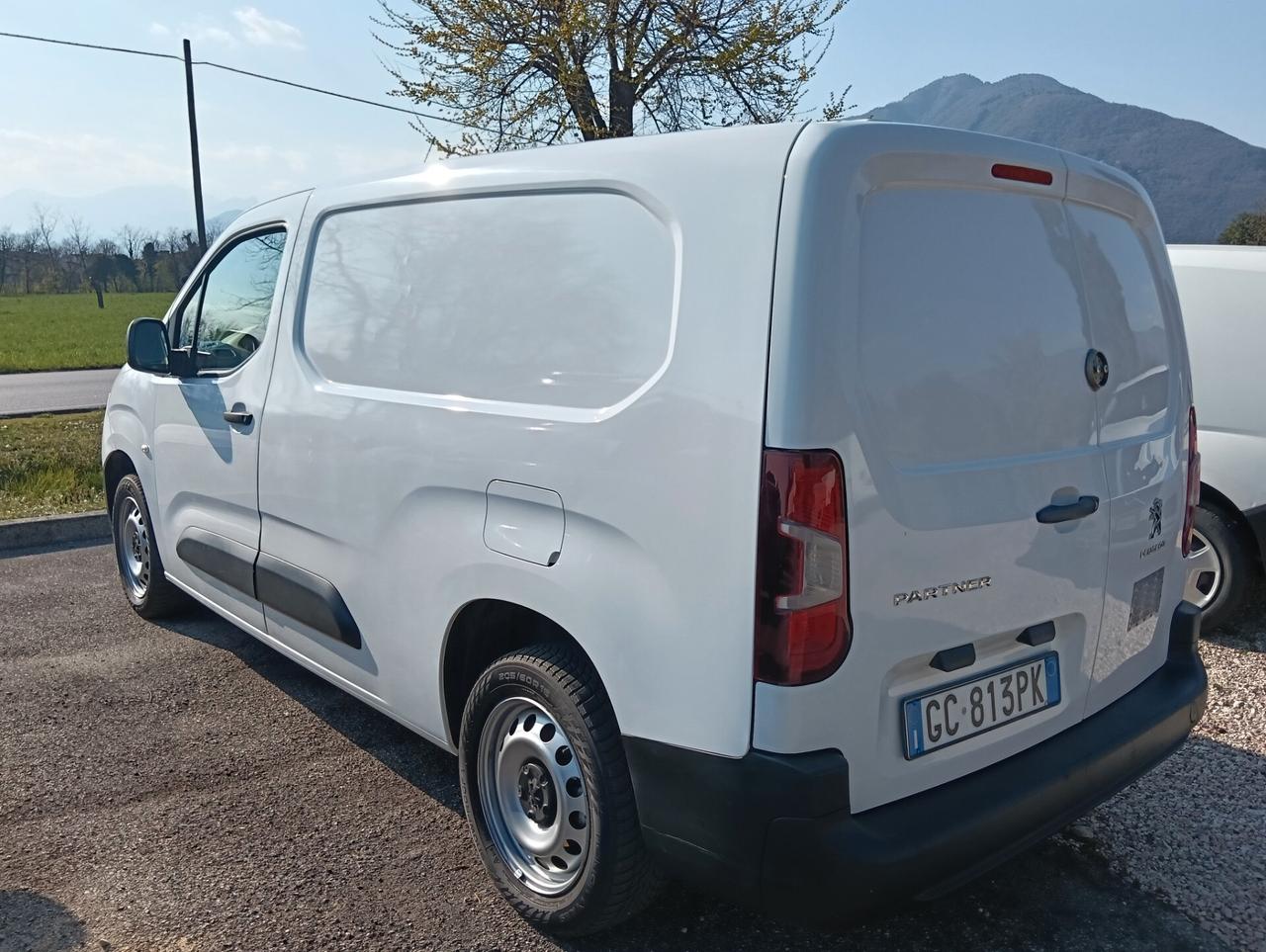 Peugeot Partner BlueHDi 100. Maxi