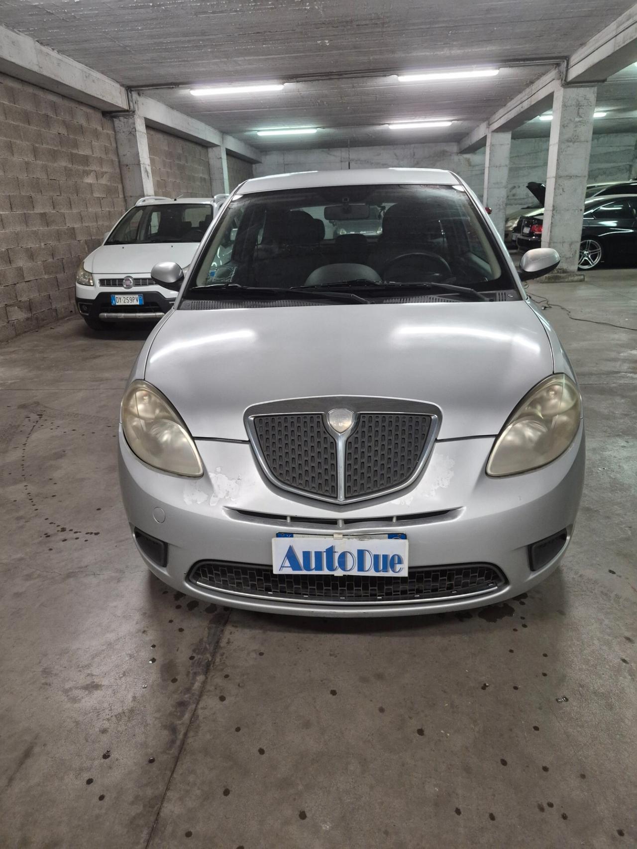 Lancia Ypsilon 1.2 Oro Giallo