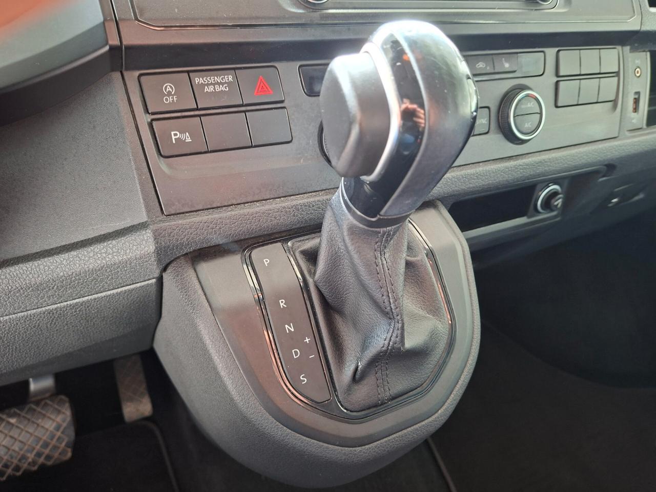 Volkswagen T6 Caravelle 2.0 TDI / 8 POSTI / AUTOMATICO / PELLE / EURO 6B