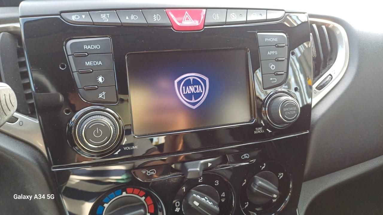 Lancia Ypsilon 1.0 FireFly 5 porte S&S Hybrid Ecochic Gold