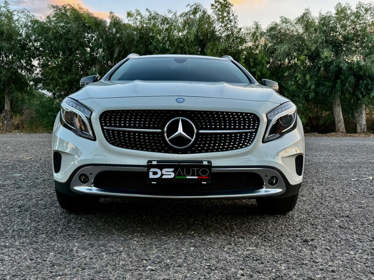 MERCEDES- BENZ GLA 200 D AUTOMATIC SPORT