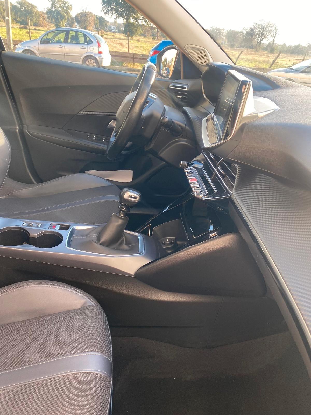 Peugeot 2008 PureTech 100 S&S Allure