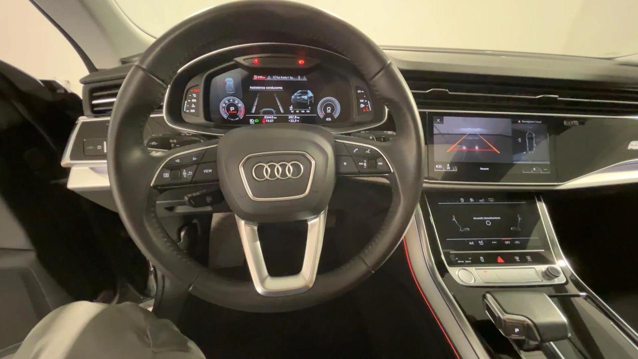 Audi Q8 55 TFSI quattro tiptronic