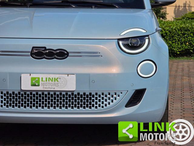 FIAT 500e 42 kWh 118 CV La Prima