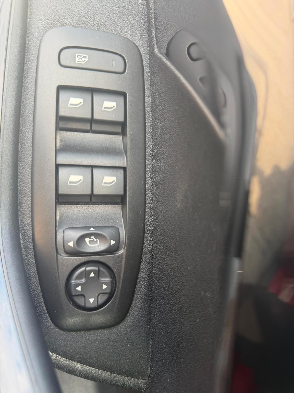 Peugeot 2008 1.6 HDI 100 GT LINE STRAFULL