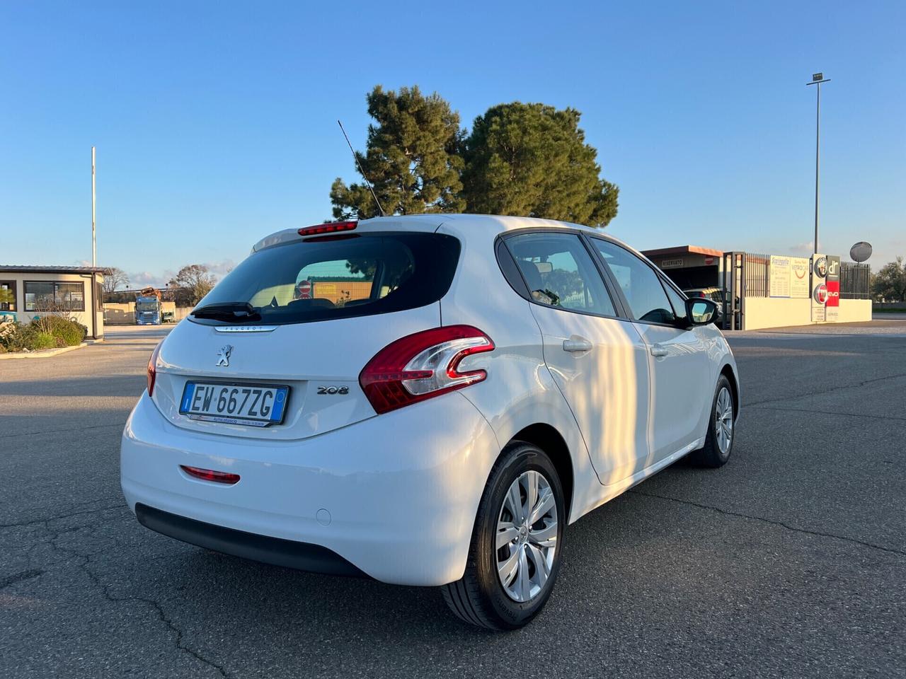 Peugeot 208 1.2 Benzina 82cv 5P. Allure - 2014