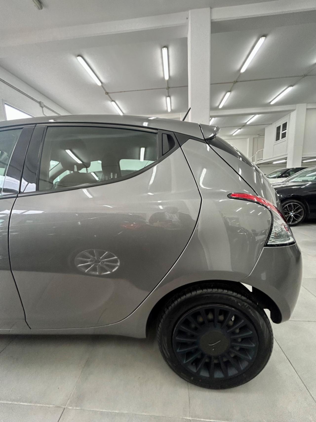 Lancia Ypsilon 1.0 FireFly S&S Hybrid FINANZIABILE