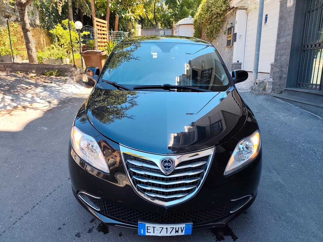 Lancia Ypsilon 1.2 69 CV 2014