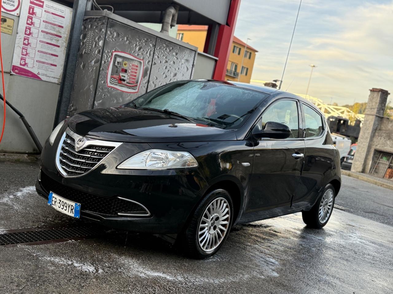 LANCIA YIPSILON 1.3 MTJ 5 PORTE PRONTA IN CONSE