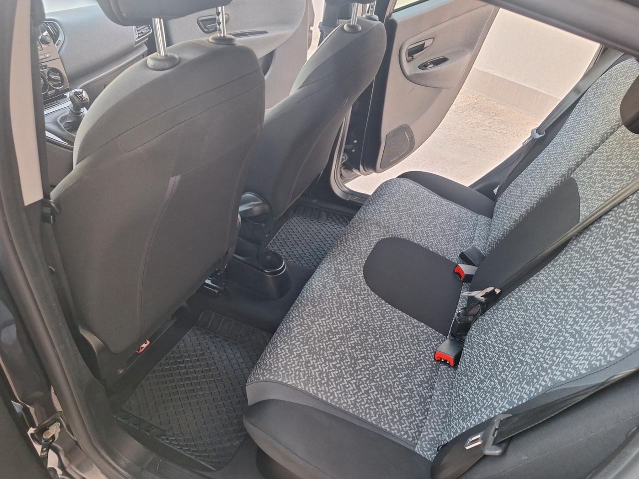 Lancia Ypsilon 1.0 Hybrid GOLD 2022