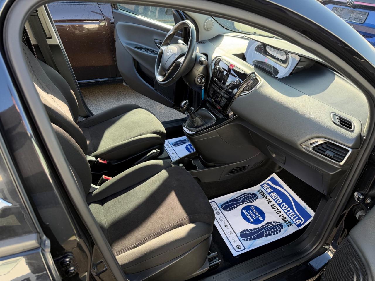 Lancia Ypsilon 1.2 69 CV 5 porte S&S Gold