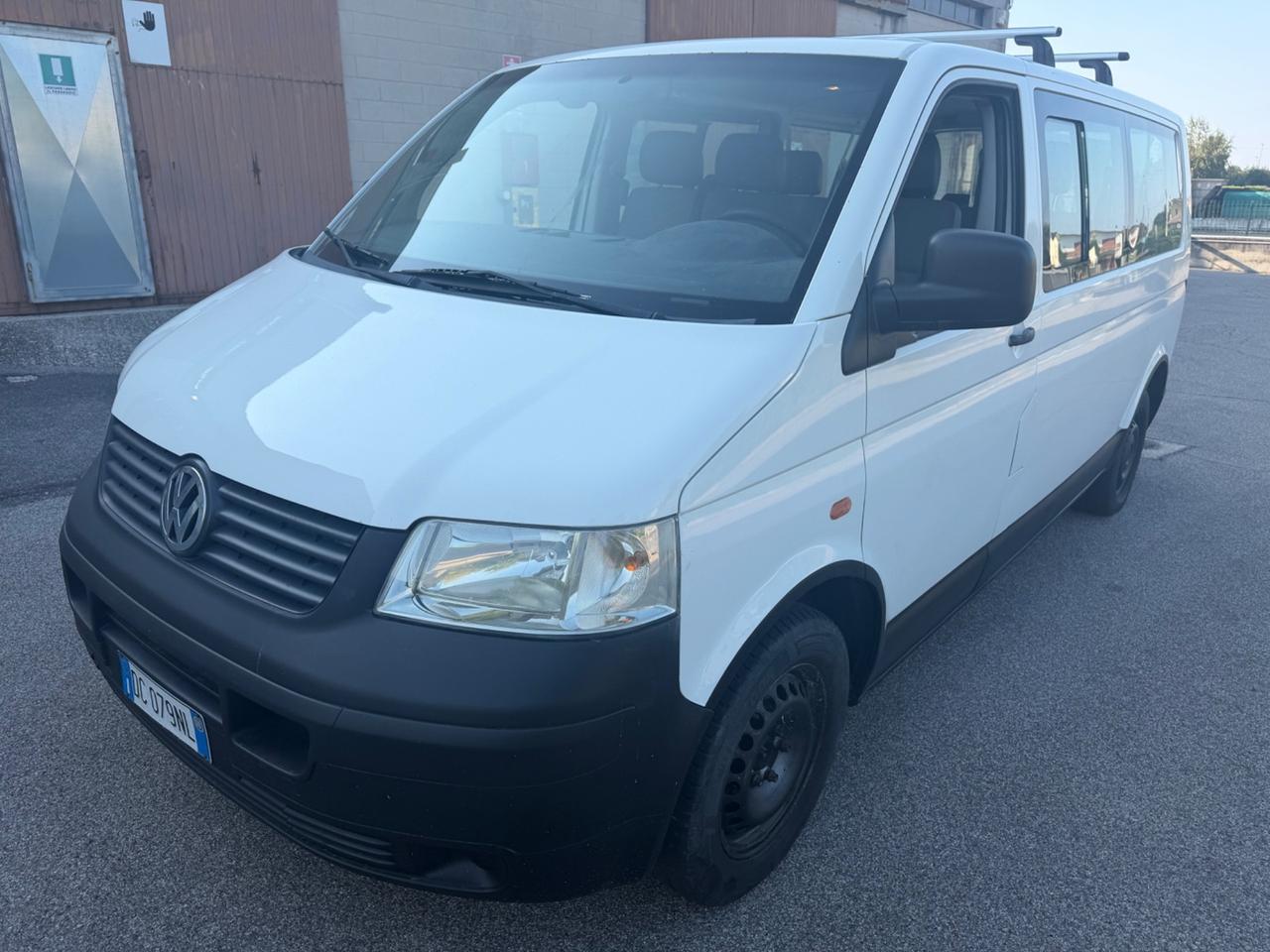 Volkswagen Transporter 2.5 TDI anno 2006 9 posti