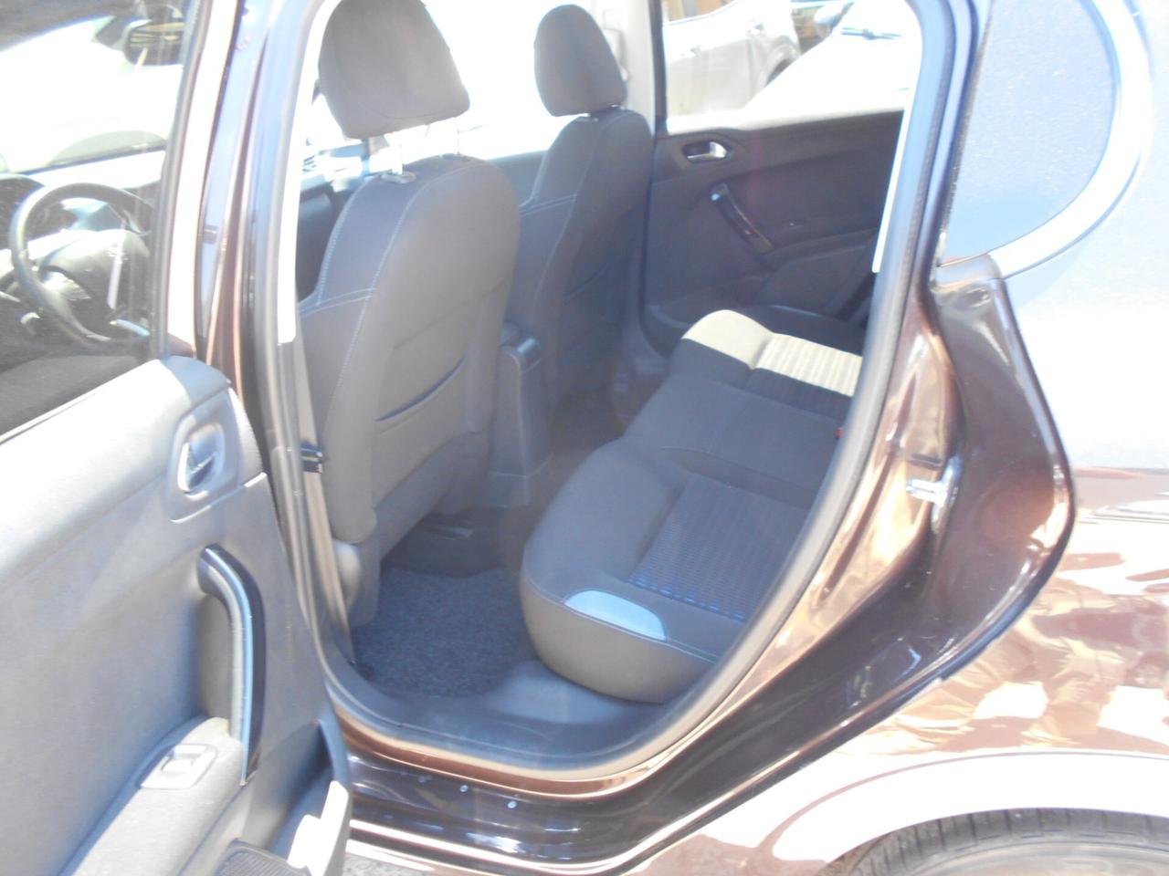 Peugeot 208 1.6 VTi 120 CV 5 porte Allure