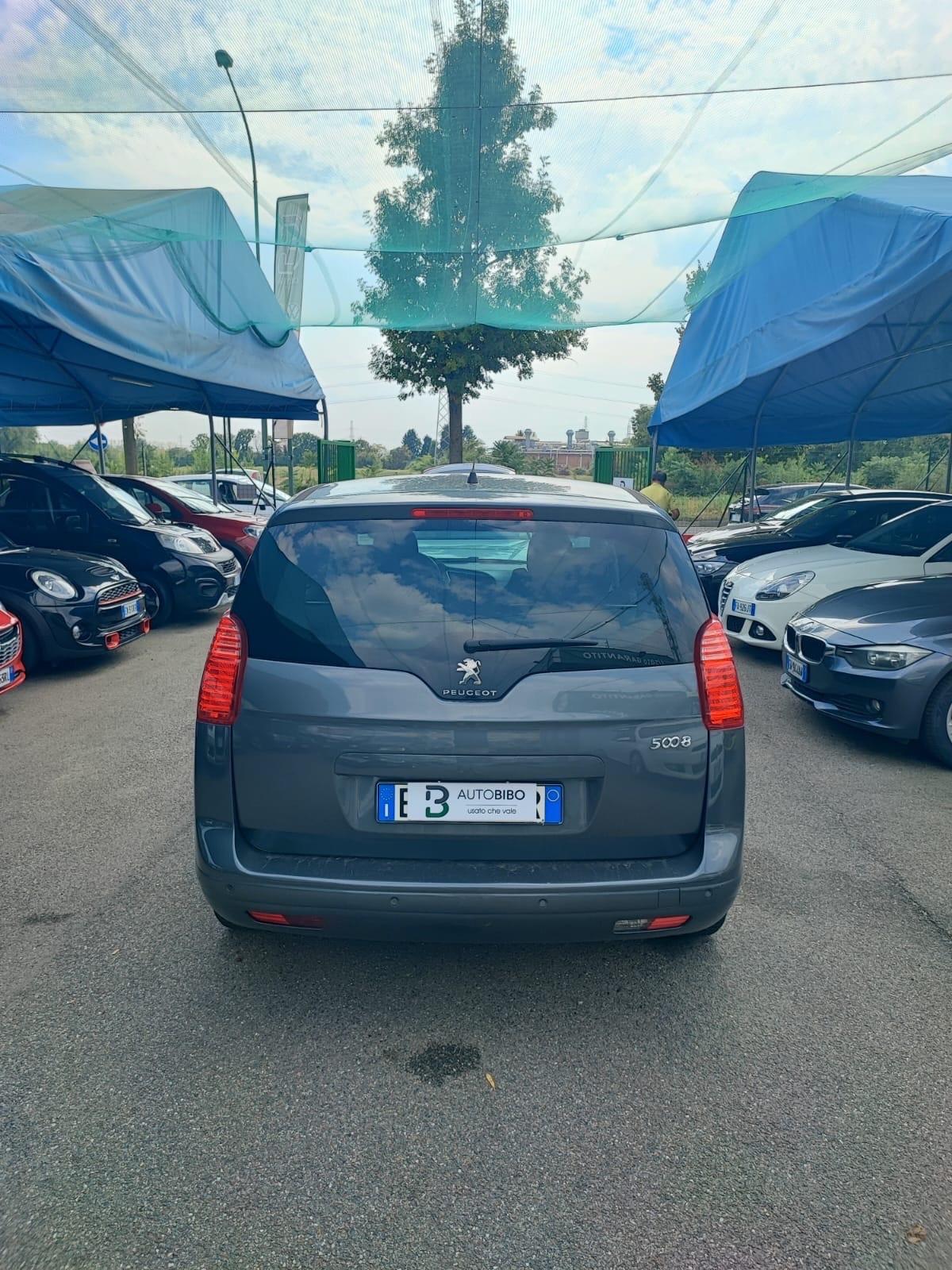 Peugeot 5008 1.6 HDi 115CV Allure