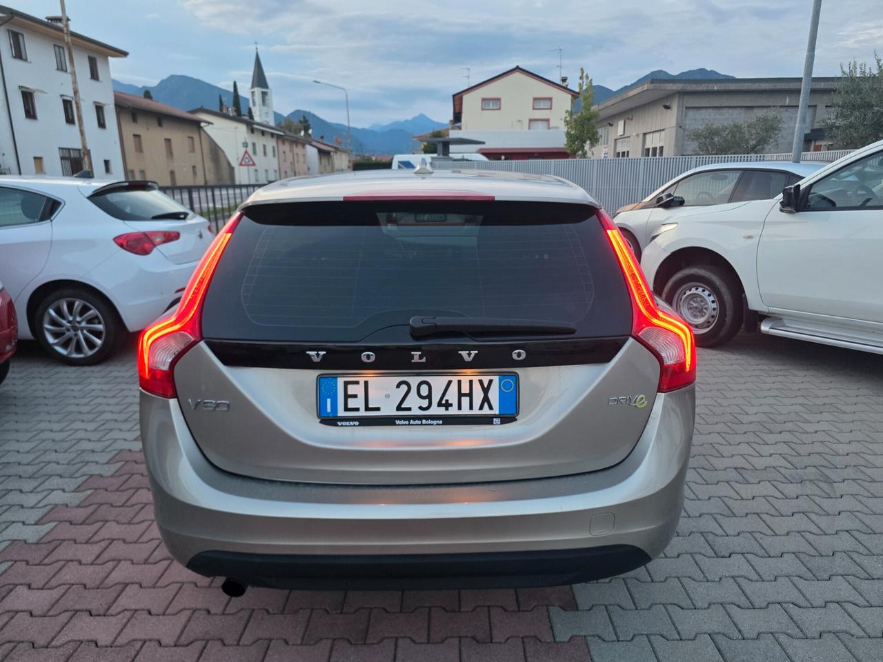 Volvo V60 1.6D perfetta e garantita 12 mesi