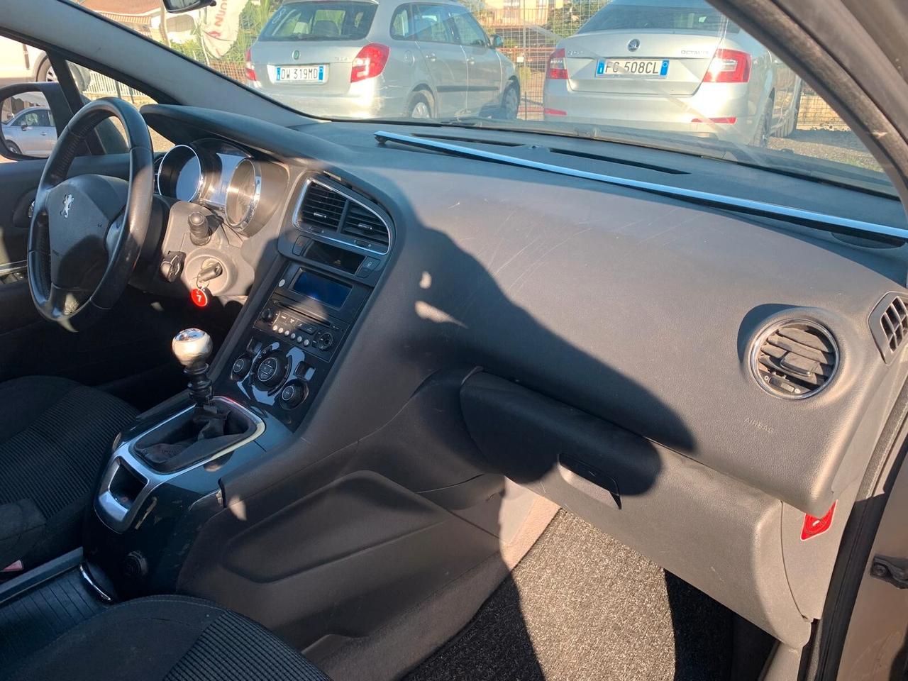 Peugeot 5008 1.6 HDi 112CV Premium