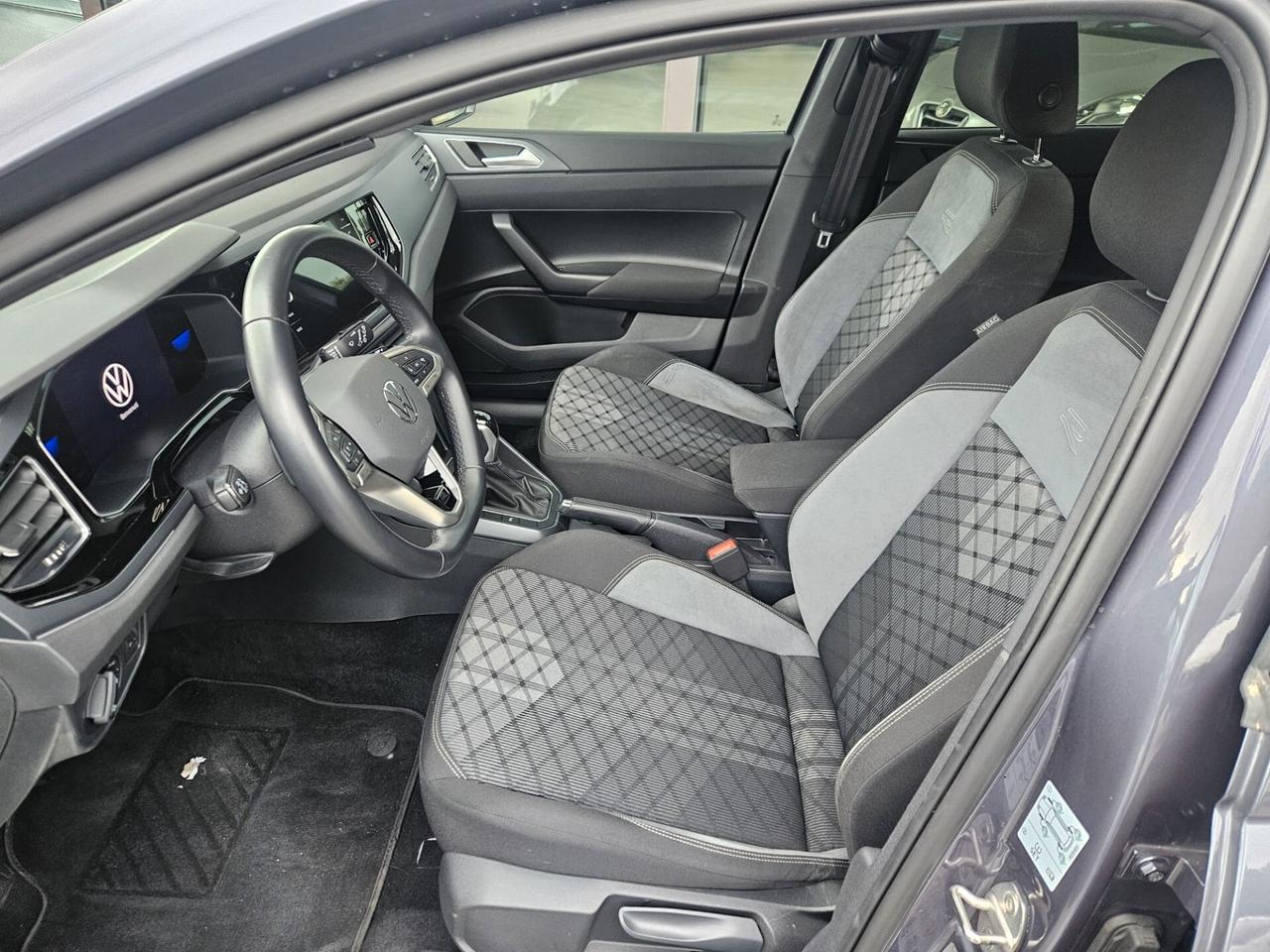 Volkswagen Polo 1.0 TSI DSG R-Line