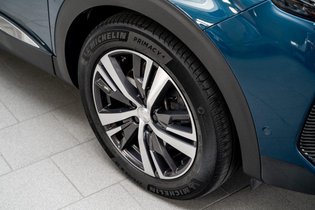 PEUGEOT 3008 1.6 Hybrid phev 225cv e-EAT8 Allure