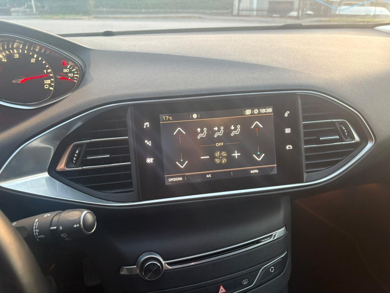 Peugeot 308 BlueHDi 120 S&S EAT6 Allure