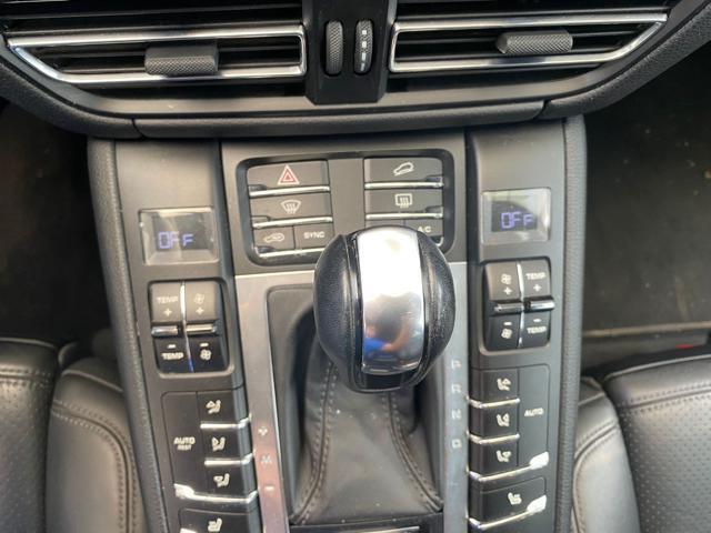 PORSCHE Macan 2.0