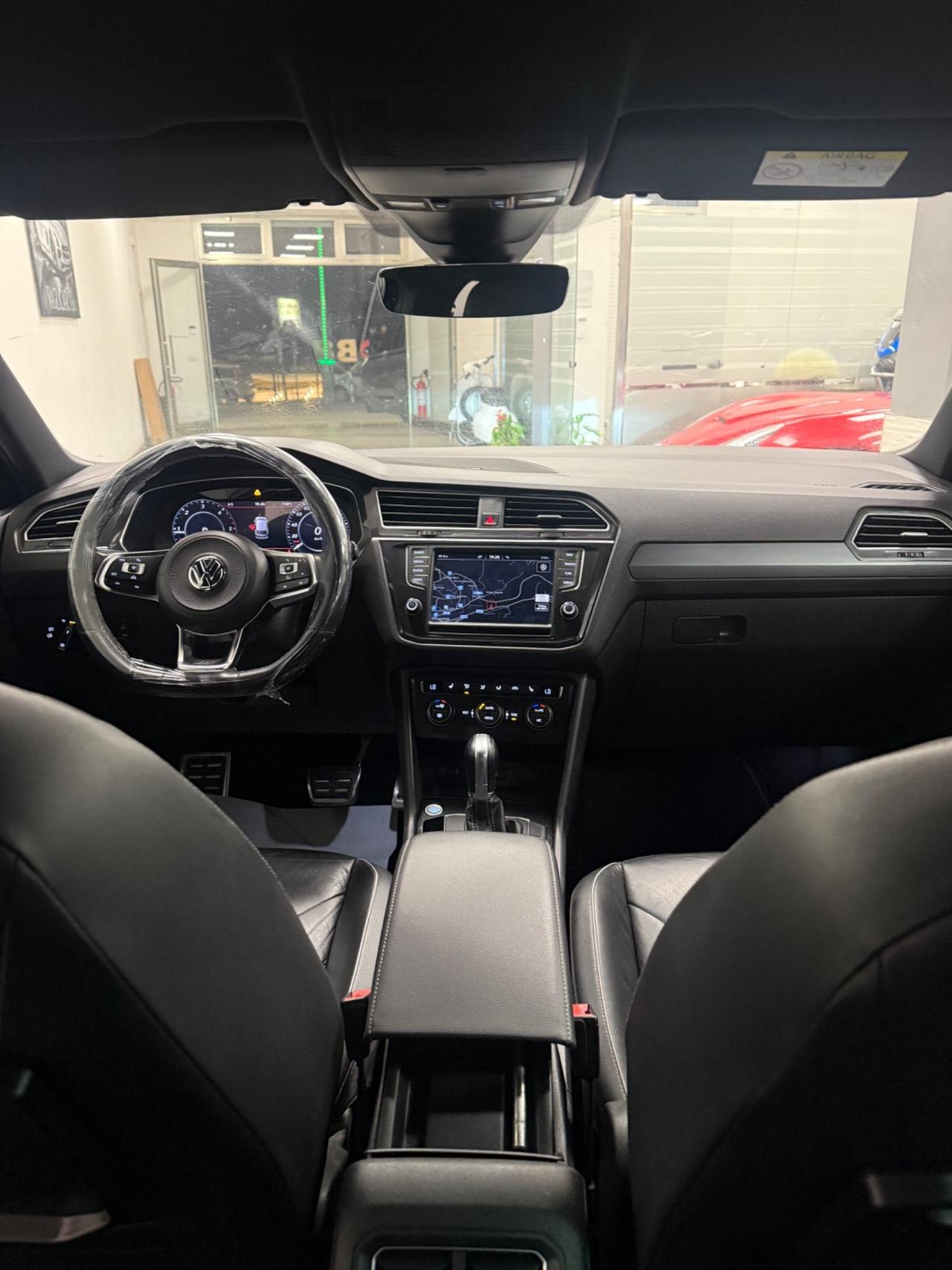 Volkswagen Tiguan 2.0 BiTDI SCR DSG 4MOTION Executive R-Line BMT