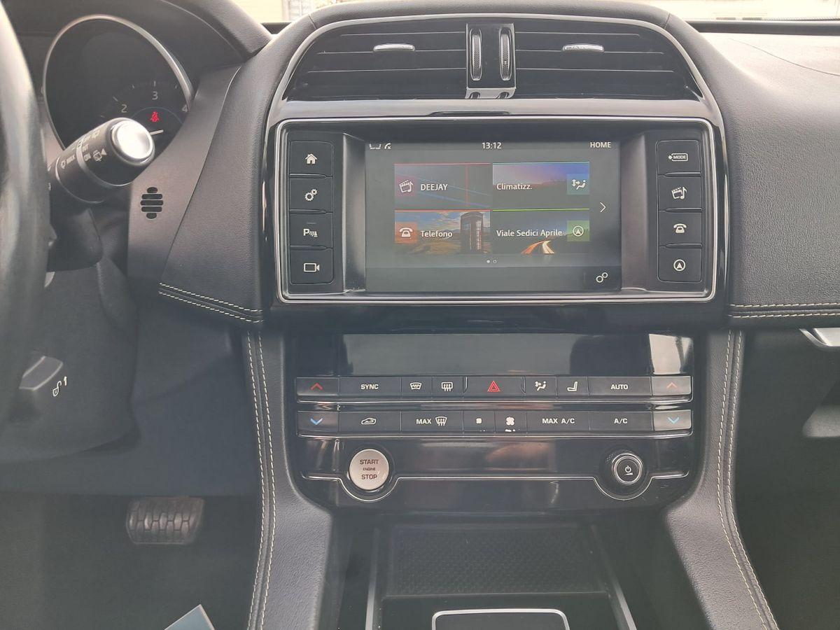 JAGUAR - F-Pace 2.0d R-Sport awd 180cv auto