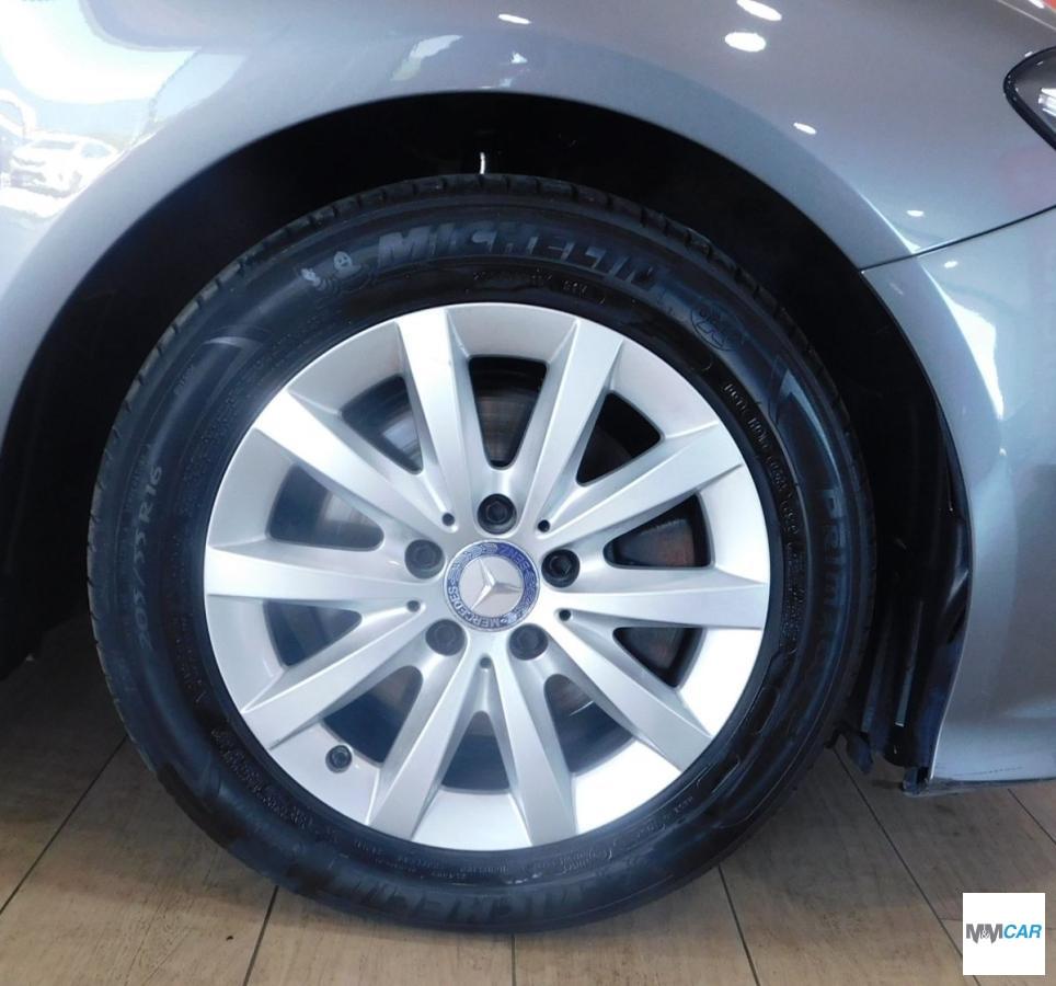 MERCEDES - Classe B - B 200 d Business