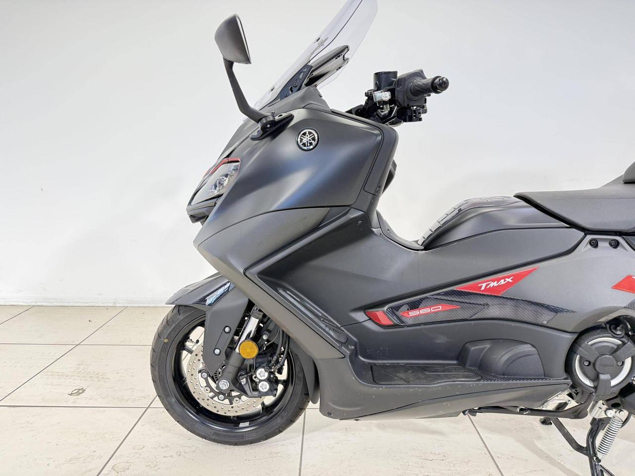 YAMAHA T-Max 560