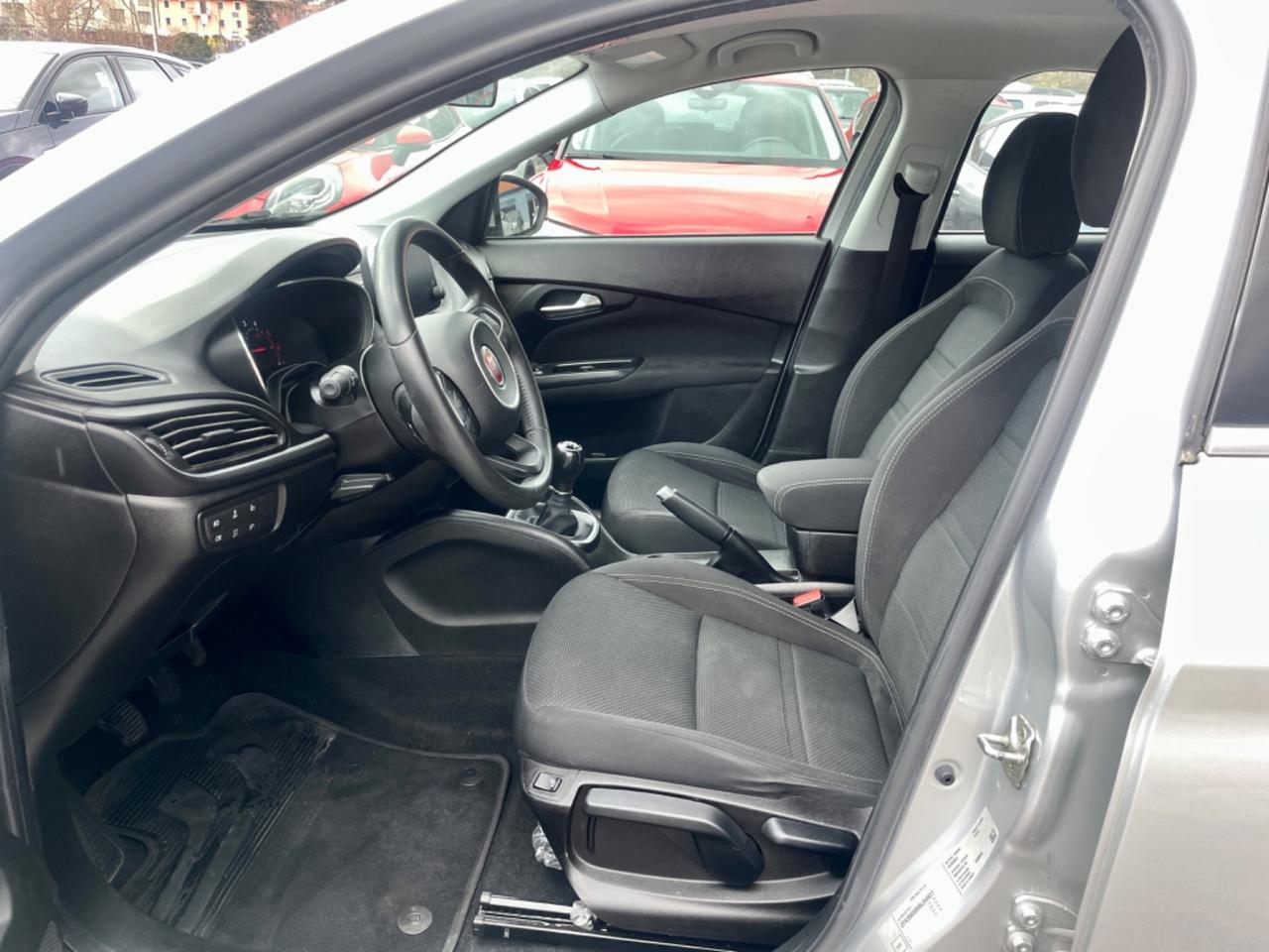 Fiat Tipo 1.3 Mjt 5P ALCANTARA-RADAR-NAVI