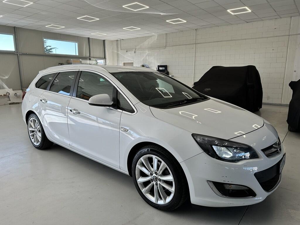 Opel Astra IV 2010 Sports Tourer 2.0 cdti Cosmo 165cv + Gancio Traino