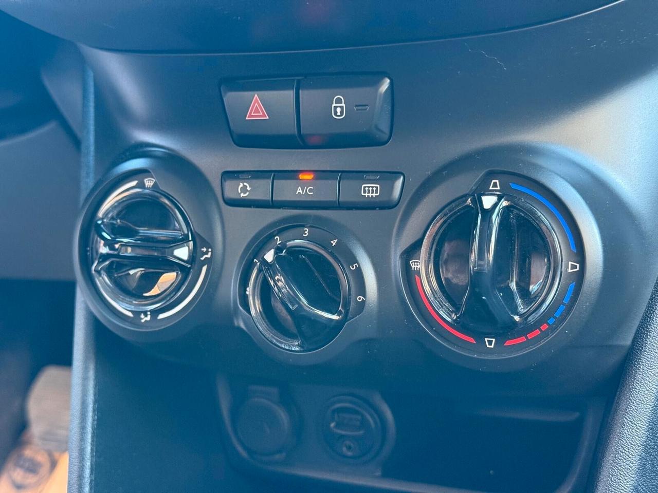 Peugeot 208 1.2 Benz 82cv Allure PER NEOPATENTATI