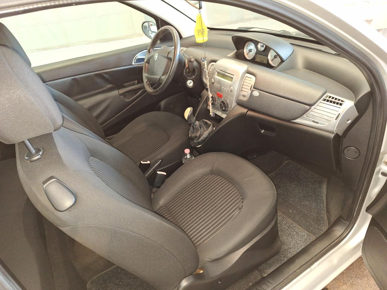 LANCIA YPSILON 2010 GPL 77CV NEOPATENTATI PIENO 24€ 400KM