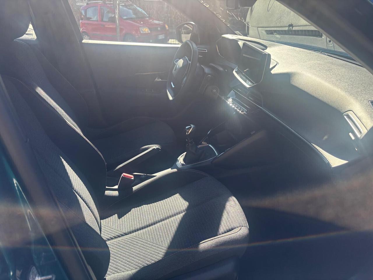 Peugeot 2008 benzina 6 marce Style
