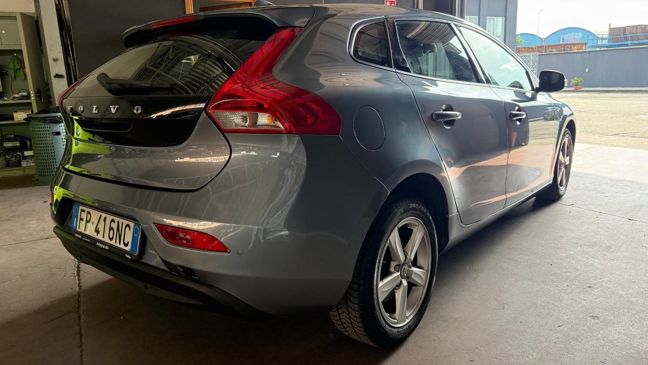 Volvo V40 D2 Business