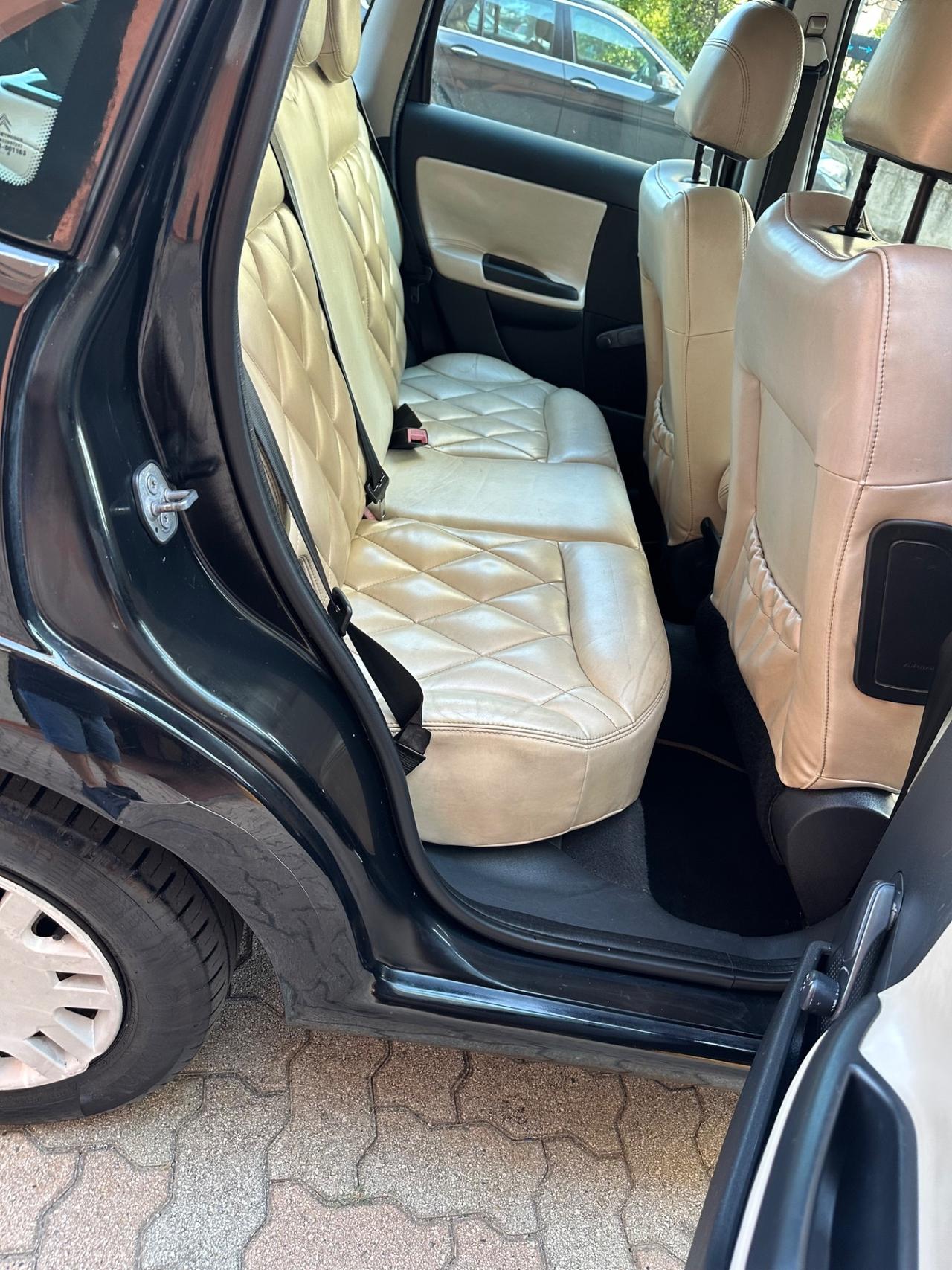 Citroen C3 1.4 16V Gold by Pinko