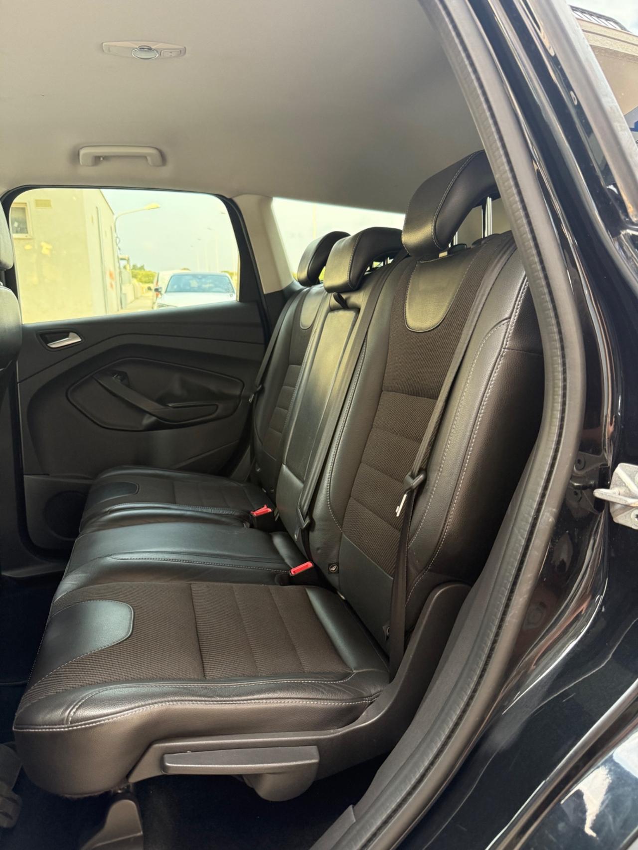 Ford Kuga 2.0 tdci Titanium 4wd 140cv powershift NAVI,PELLE,CAMBIO AUTOMATICO SOSTITUITO NUOVO 05/2025