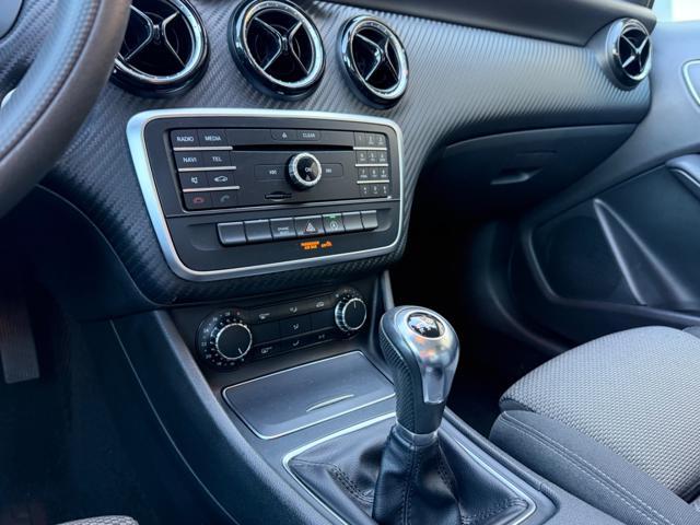 MERCEDES-BENZ GLA 180 PACK NIGHT+NAVI+FULL LED+R.CAM+PORT.ELETTRICO